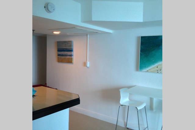 Castle Beach Resort Apartment Miami Beach Exteriör bild