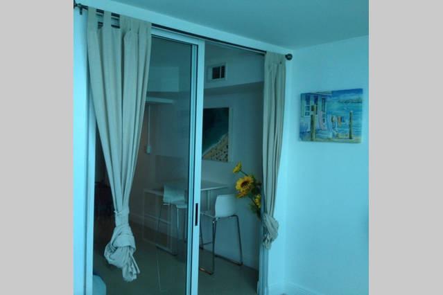 Castle Beach Resort Apartment Miami Beach Exteriör bild